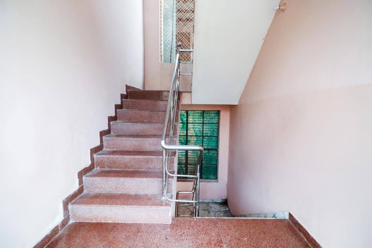 Spot On 60838 Shri Giriraj Dham Hotel Govardhan Exterior photo